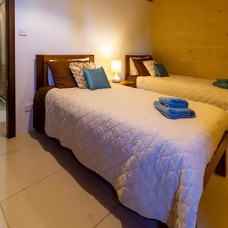 Stunning 4 Bedrooms House With Views In Gozo *