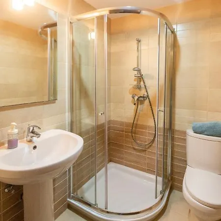 Stunning 4 Bedrooms House With Views In Gozo *