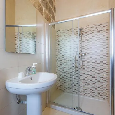 Stunning 4 Bedrooms House With Views In Gozo Munxar