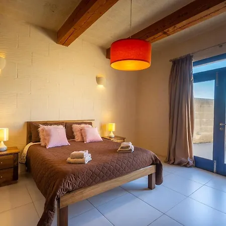 Stunning 4 Bedrooms House With Views In Gozo *