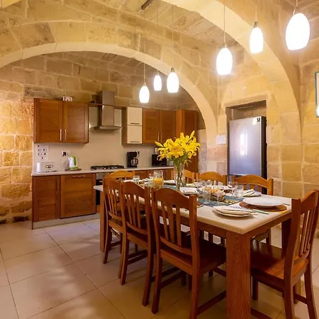 Stunning 4 Bedrooms House With Views In Gozo
