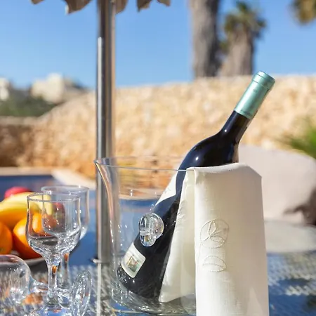 Stunning 4 Bedrooms House With Views In Gozo