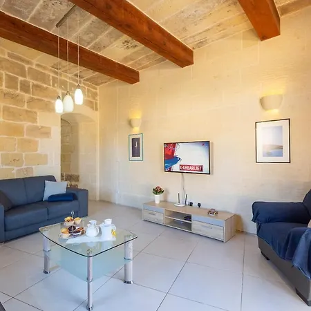 Stunning 4 Bedrooms House With Views In Gozo Munxar