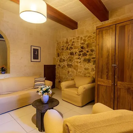 Stunning 4 Bedrooms House With Views In Gozo *