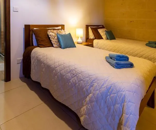 Stunning 4 Bedrooms House With Views In Gozo *