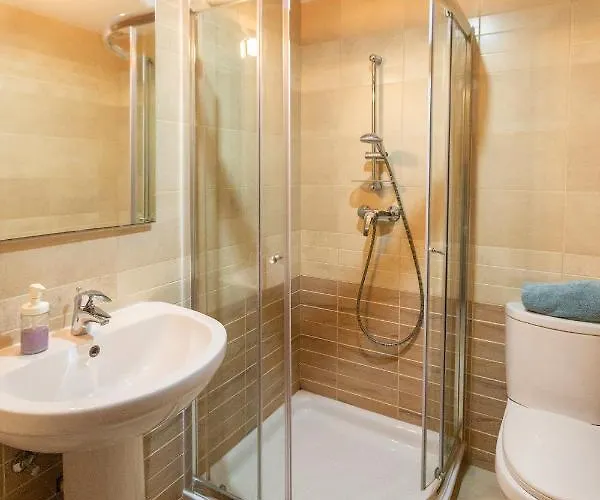 Stunning 4 Bedrooms House With Views In Gozo *