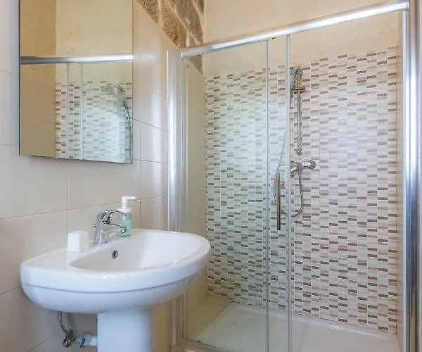 Stunning 4 Bedrooms House With Views In Gozo Munxar