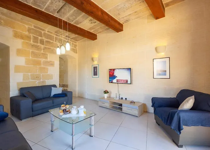 Stunning 4 Bedrooms House With Views In Gozo Munxar